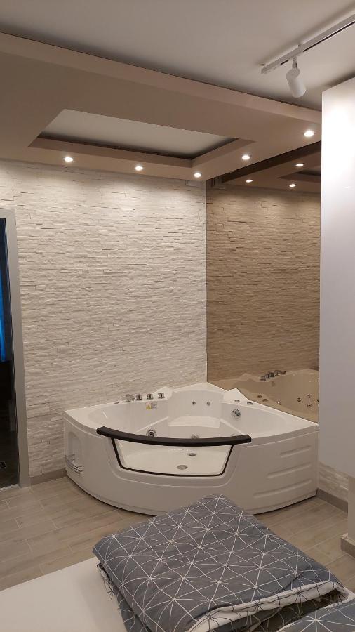 Apartman Nataly Ni Exteriér fotografie